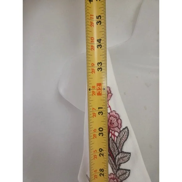 L'ATISTE BY AMY White Floral Embroidered Deep V Neck Fit Flare Dress - Picture 7 of 7